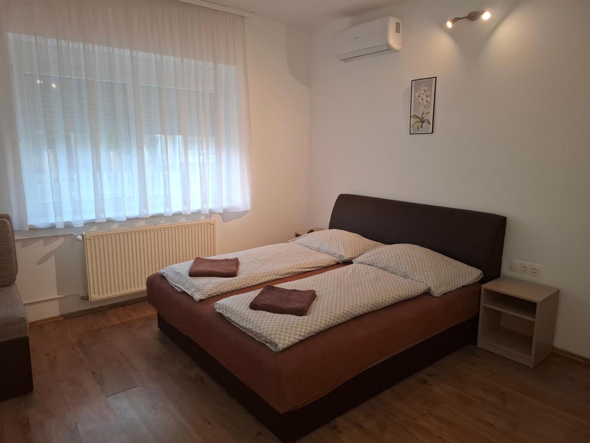Ilona Apartmanház Siófok Exteriér fotografie