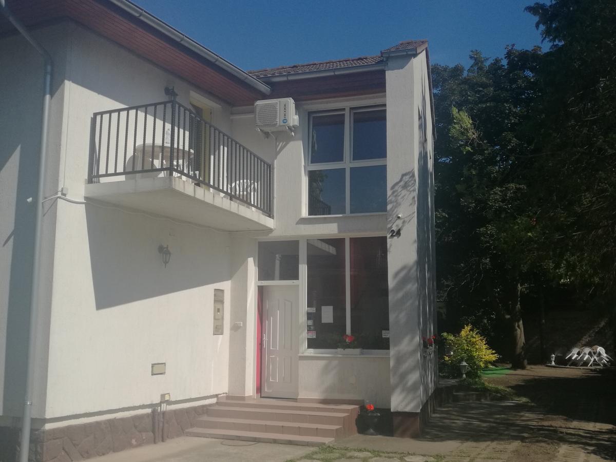Ilona Apartmanház Siófok Exteriér fotografie