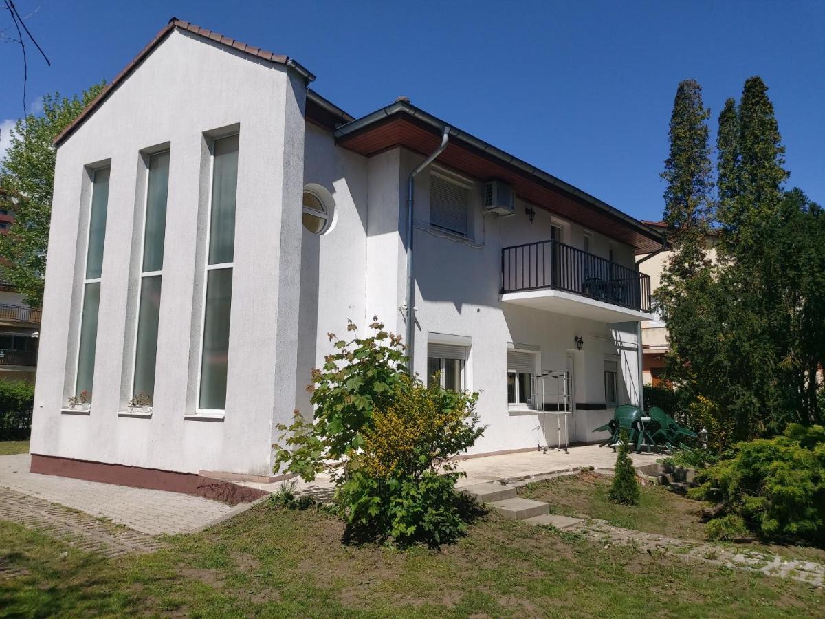 Ilona Apartmanház Siófok Exteriér fotografie
