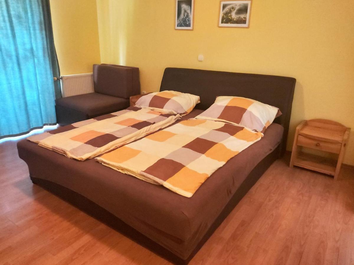 Ilona Apartmanház Siófok Exteriér fotografie